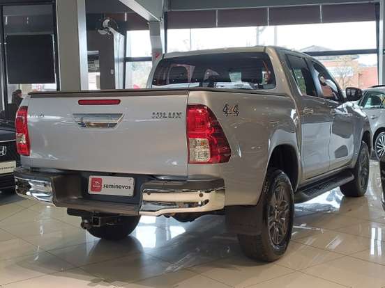 TOYOTA-HILUX-2.8 D-4D TURBO DIESEL CD SR 4X4 AUTOMÁTICO TOYOTA-HILUX-2025