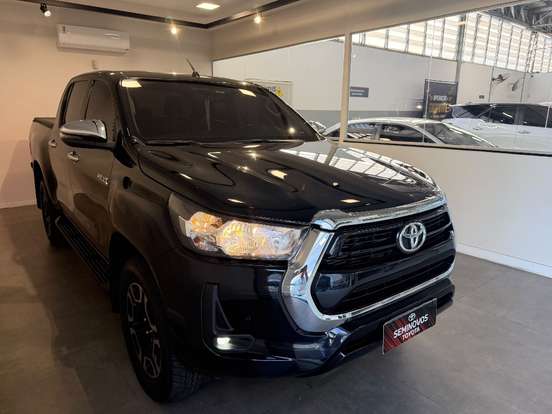 TOYOTA-HILUX-2.8 D-4D TURBO DIESEL CD SRV 4X4 AUTOMÁTICO TOYOTA-HILUX-2022