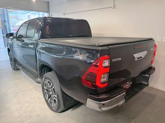 TOYOTA-HILUX-2022