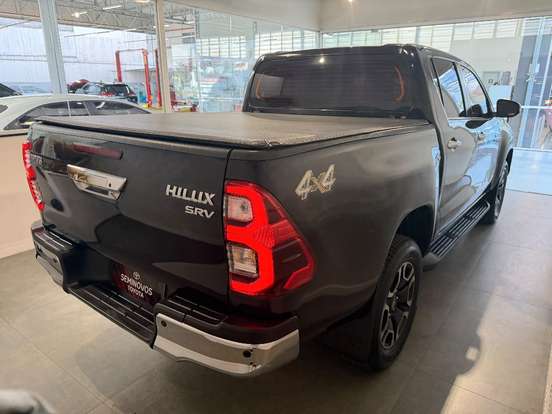 TOYOTA-HILUX-2022