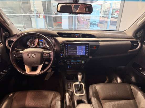 TOYOTA-HILUX-2.8 D-4D TURBO DIESEL CD SRV 4X4 AUTOMÁTICO TOYOTA-HILUX-2022