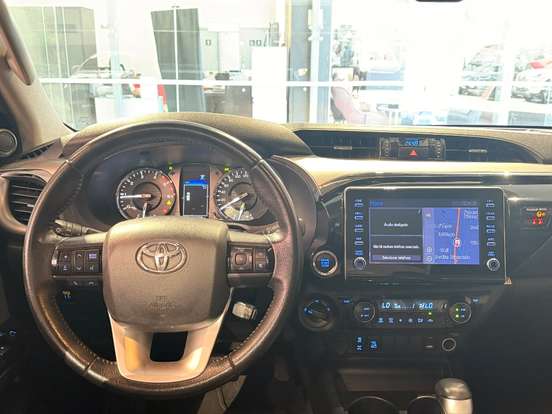 TOYOTA-HILUX-2022