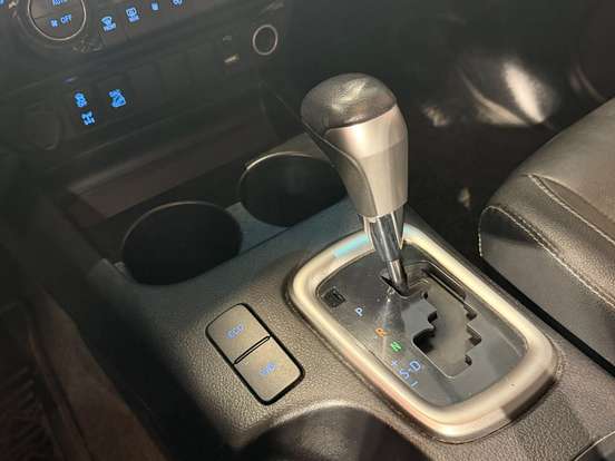 TOYOTA-HILUX-2022