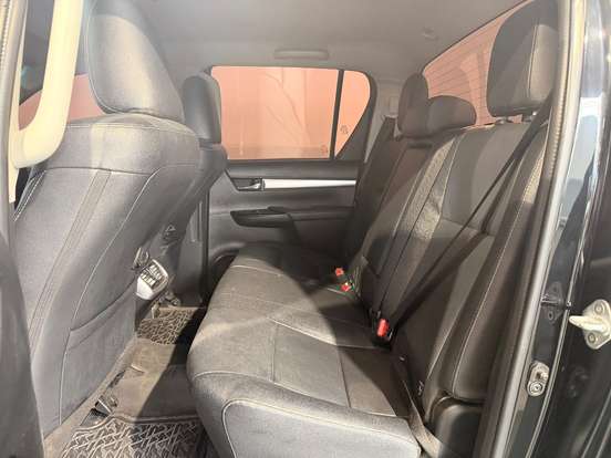 TOYOTA-HILUX-2022