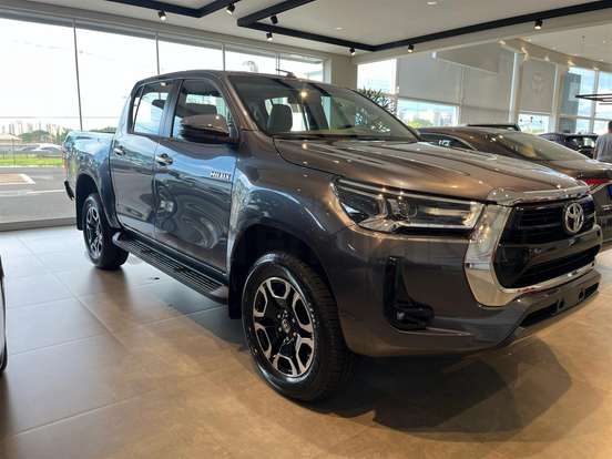 TOYOTA-HILUX-2026