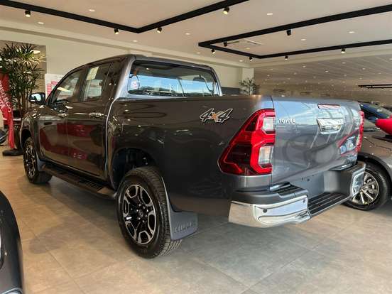 TOYOTA-HILUX-2.8 D-4D TURBO DIESEL CD SRV 4X4 AUTOMÁTICO TOYOTA-HILUX-2026