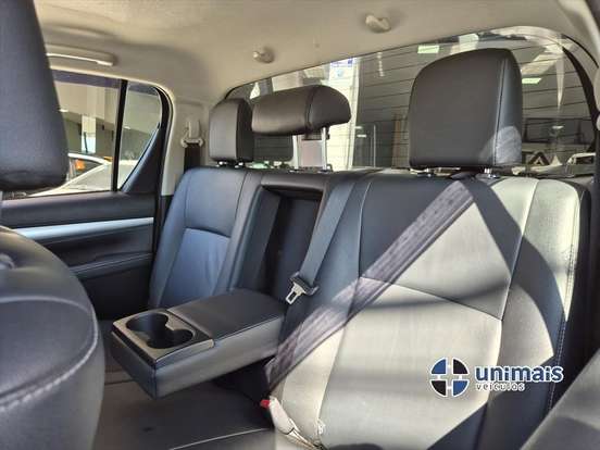 TOYOTA-HILUX-2024