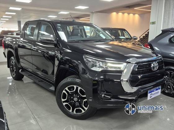 TOYOTA HILUX 2.8 D-4D TURBO DIESEL CD SRV 4X4 AUTOMÁTICO