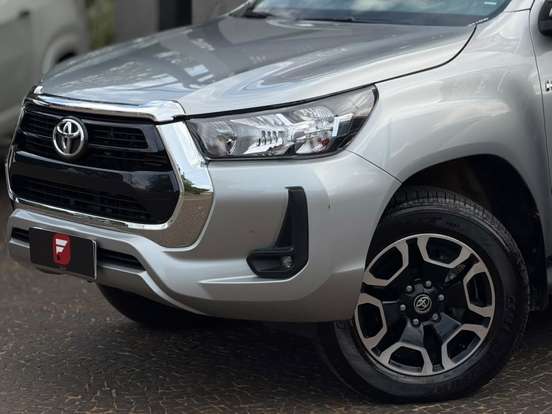 TOYOTA-HILUX-2.8 D-4D TURBO DIESEL CD SRV 4X4 AUTOMÁTICO TOYOTA-HILUX-2021
