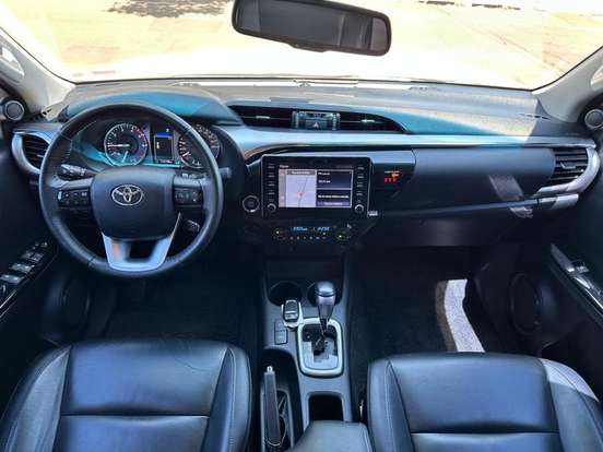 TOYOTA-HILUX-2.8 D-4D TURBO DIESEL CD SRV 4X4 AUTOMÁTICO TOYOTA-HILUX-2021