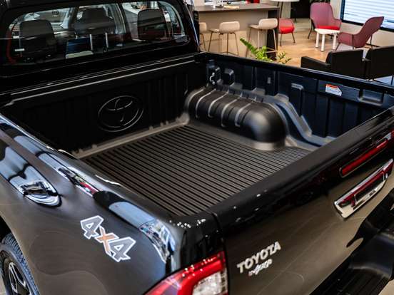 TOYOTA-HILUX-2.8 D-4D TURBO DIESEL CD SRV 4X4 AUTOMÁTICO TOYOTA-HILUX-2026