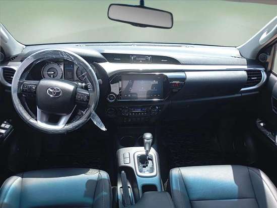 TOYOTA-HILUX-2.8 D-4D TURBO DIESEL CD SRV 4X4 AUTOMÁTICO TOYOTA-HILUX-2023