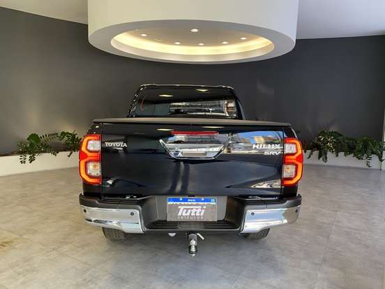 TOYOTA-HILUX-2.8 D-4D TURBO DIESEL CD SRV 4X4 AUTOMÁTICO TOYOTA-HILUX-2025