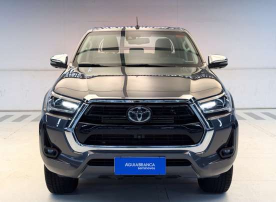 TOYOTA-HILUX-2025