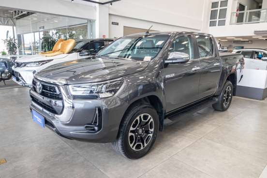 TOYOTA-HILUX-2025