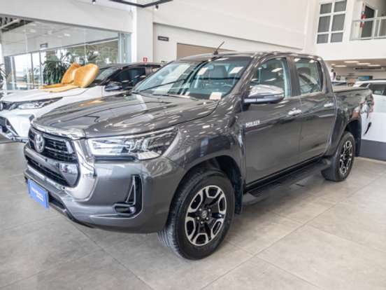 TOYOTA-HILUX-2.8 D-4D TURBO DIESEL CD SRX 4X4 AUTOMÁTICO TOYOTA-HILUX-2025