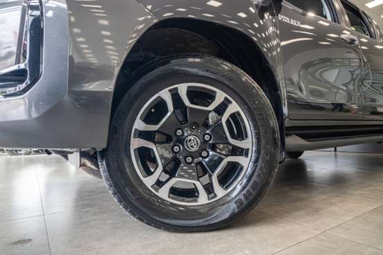 TOYOTA-HILUX-2025