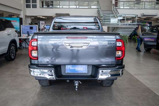 TOYOTA-HILUX-2025