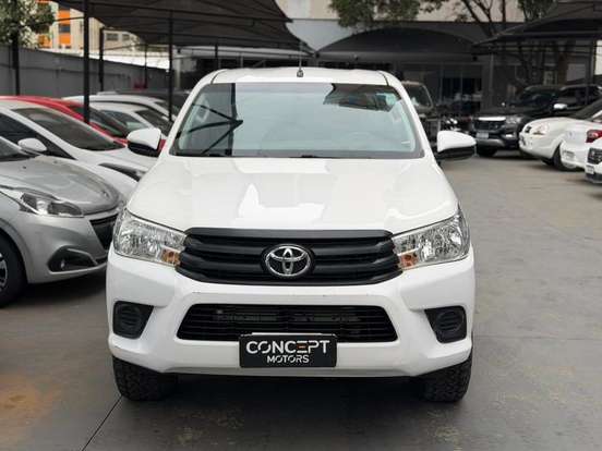 TOYOTA-HILUX-2018