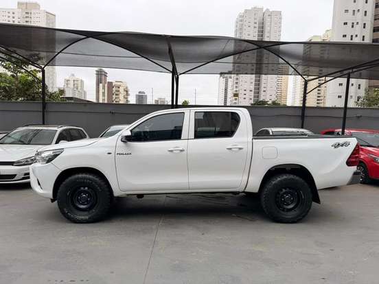 TOYOTA-HILUX-2.8 POWER PACK 4X4 CD 16V DIESEL 4P MANUAL TOYOTA-HILUX-2018