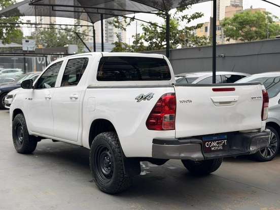 TOYOTA-HILUX-2.8 POWER PACK 4X4 CD 16V DIESEL 4P MANUAL TOYOTA-HILUX-2018
