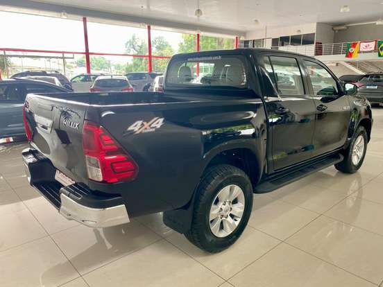 TOYOTA-HILUX-2019