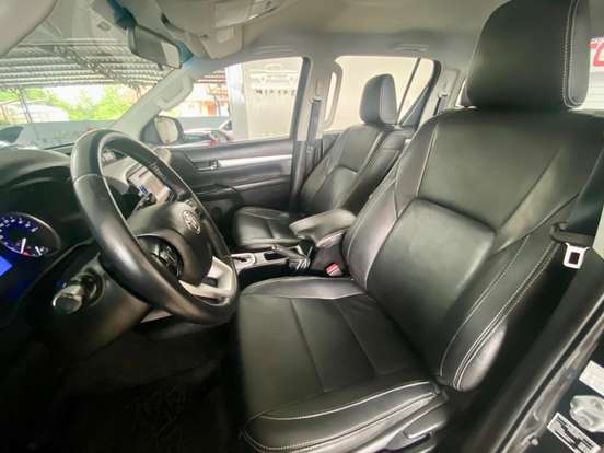 TOYOTA-HILUX-2019