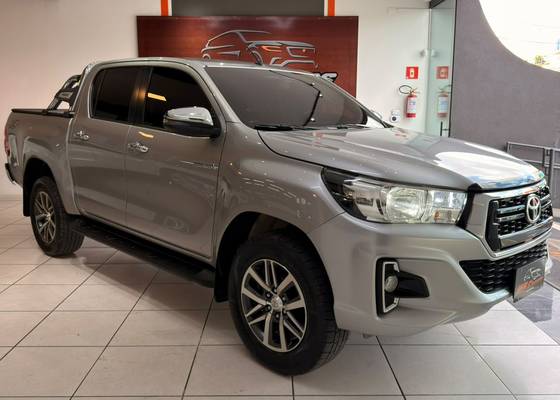TOYOTA HILUX 2.8 SRV 4X4 CD 16V DIESEL 4P AUTOMÁTICO