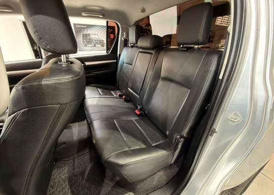 TOYOTA-HILUX-2020
