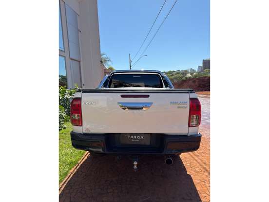 TOYOTA-HILUX-2019