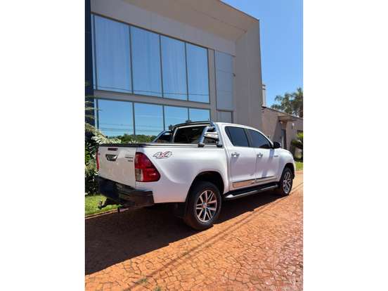 TOYOTA-HILUX-2019