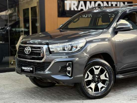 TOYOTA-HILUX-2.8 SRX 4X4 CD 16V DIESEL 4P AUTOMÁTICO TOYOTA-HILUX-2019