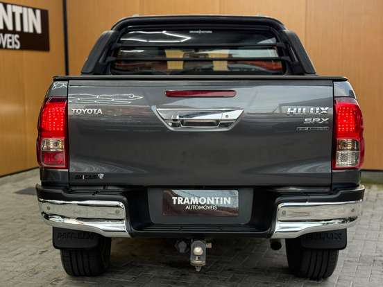 TOYOTA-HILUX-2019