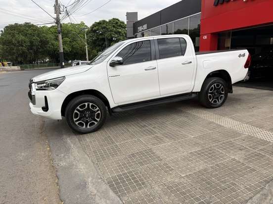 TOYOTA-HILUX-2019