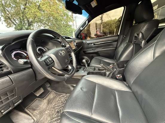 TOYOTA-HILUX-2019