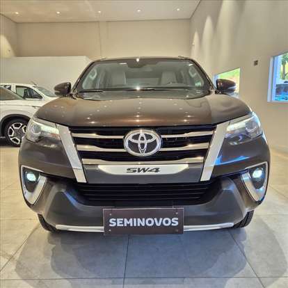TOYOTA-HILUX-2018