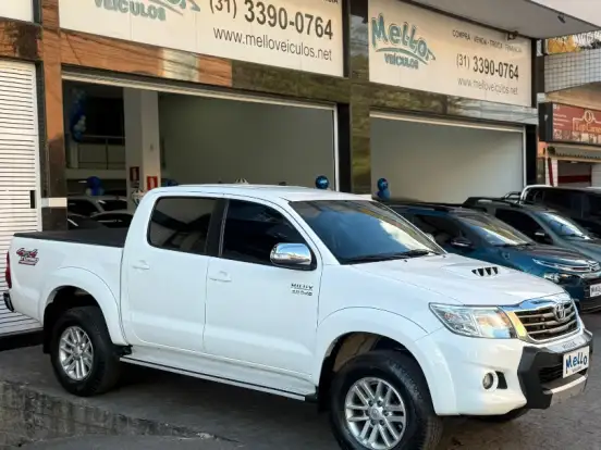 TOYOTA-HILUX-3.0 SRV 4X4 CD 16V TURBO INTERCOOLER DIESEL 4P AUTOMÁTICO TOYOTA-HILUX-2014
