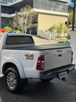TOYOTA-HILUX-2014