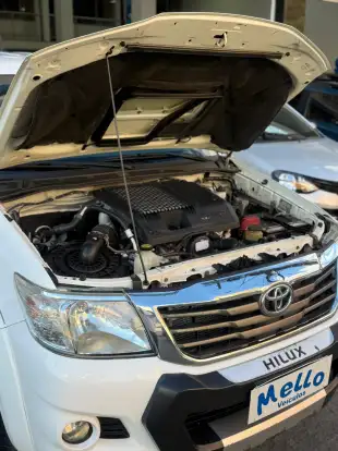 TOYOTA-HILUX-2014