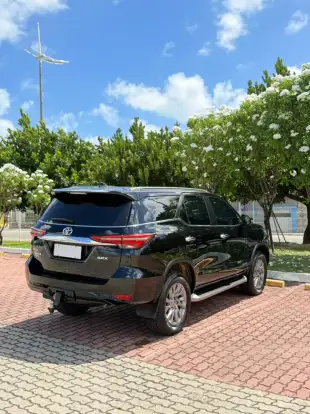 TOYOTA-HILUX SW4-2022
