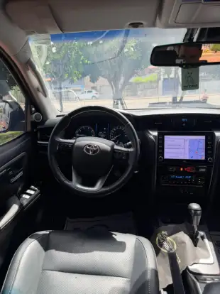 TOYOTA-HILUX SW4-2022
