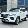 TOYOTA HILUX SW4 2.8 D-4D TURBO DIESEL SRX 7L 4X4 AUTOMÁTICO TOYOTA HILUX SW4 2.8 D-4D TURBO DIESEL SRX 7L 4X4 AUTOMÁTICO