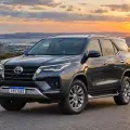TOYOTA HILUX SW4 2.8 D-4D TURBO DIESEL SRX 7L 4X4 AUTOMÁTICO TOYOTA HILUX SW4 2.8 D-4D TURBO DIESEL SRX 7L 4X4 AUTOMÁTICO