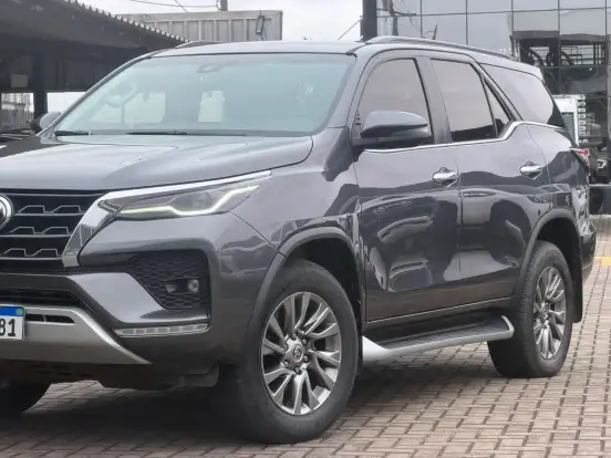 TOYOTA-HILUX SW4-2.8 D-4D TURBO DIESEL SRX 7L 4X4 AUTOMÁTICO TOYOTA-HILUX SW4-2022