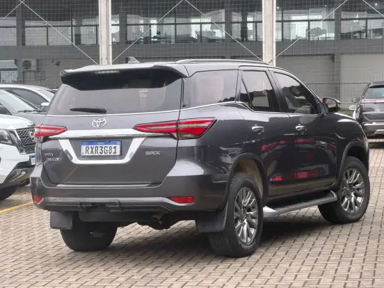 TOYOTA-HILUX SW4-2022