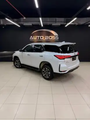 TOYOTA-HILUX SW4-2025