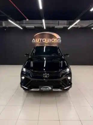 TOYOTA-HILUX SW4-2025