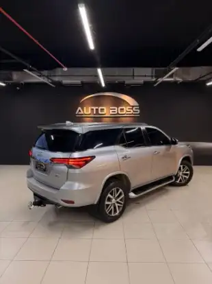 TOYOTA-HILUX SW4-2019