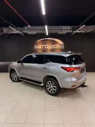 TOYOTA-HILUX SW4-2019