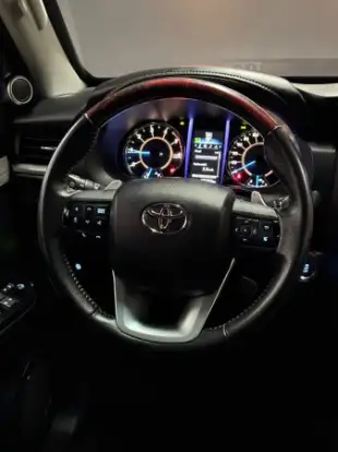TOYOTA-HILUX SW4-2.8 SRX 4X4 7 LUGARES 16V TURBO INTERCOOLER DIESEL 4P AUTOMÁTICO TOYOTA-HILUX SW4-2019